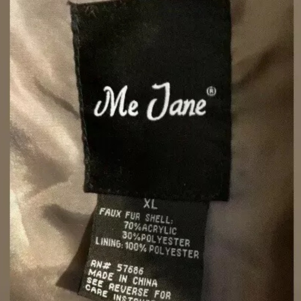 Sold!! Me Jane, Faux- Fur Vest XL - Picture 4 of 5